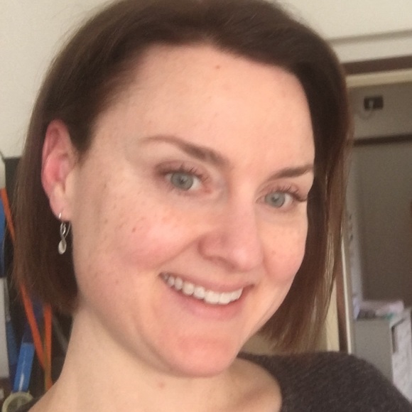 Meet your Posher, Nicole - Picture 1 of 1